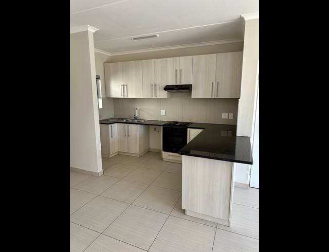 3 BEDROOM TOWNHOUSE TO LET IN PARKLANDS